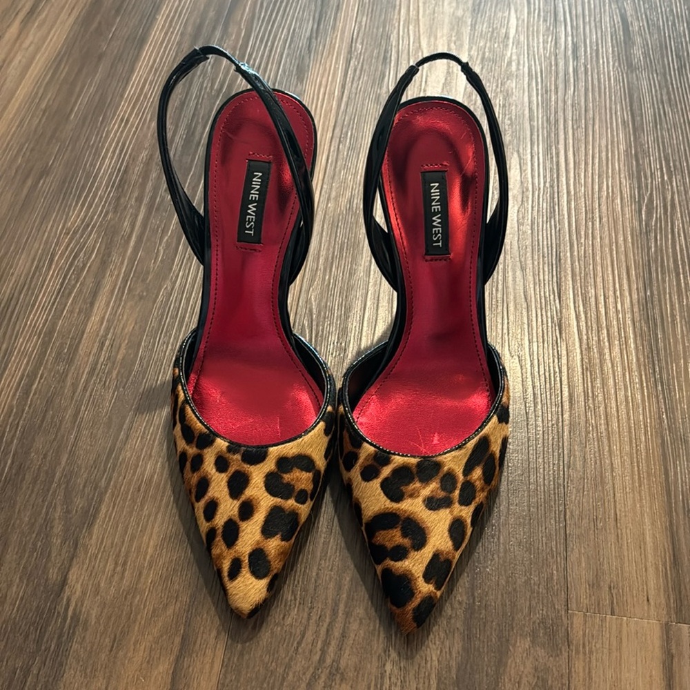Pointed Toe Leopard Print Slingback